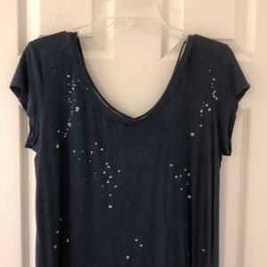 AE Blue & white paint splatter cross neck tee